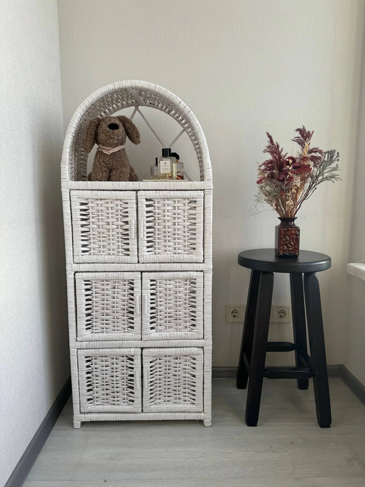 White Arched Cabinet "6 doors"