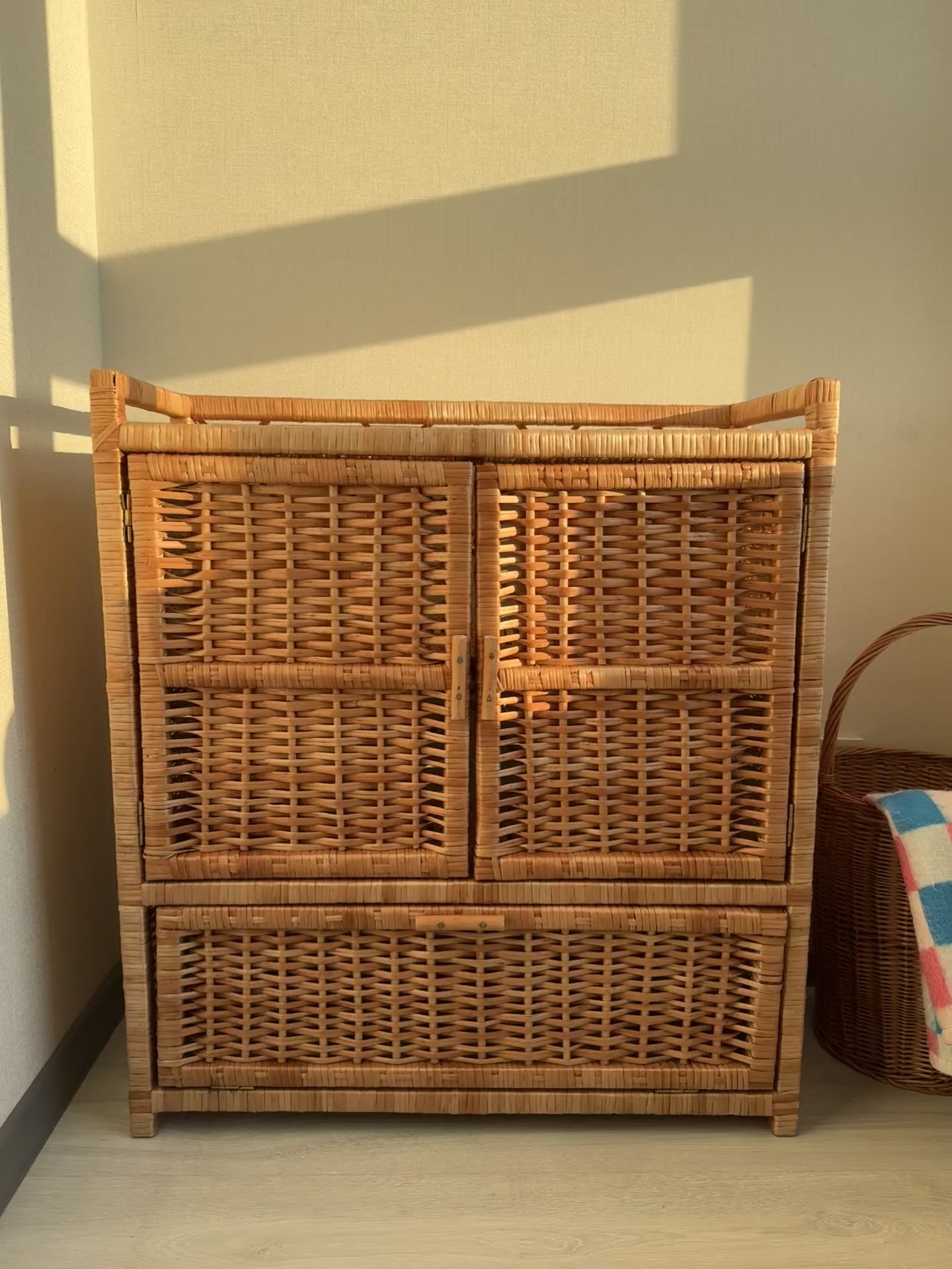 Storage Cabinet - Wicker Chest of Drawers
